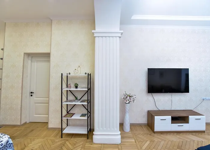 Lomina Apartment